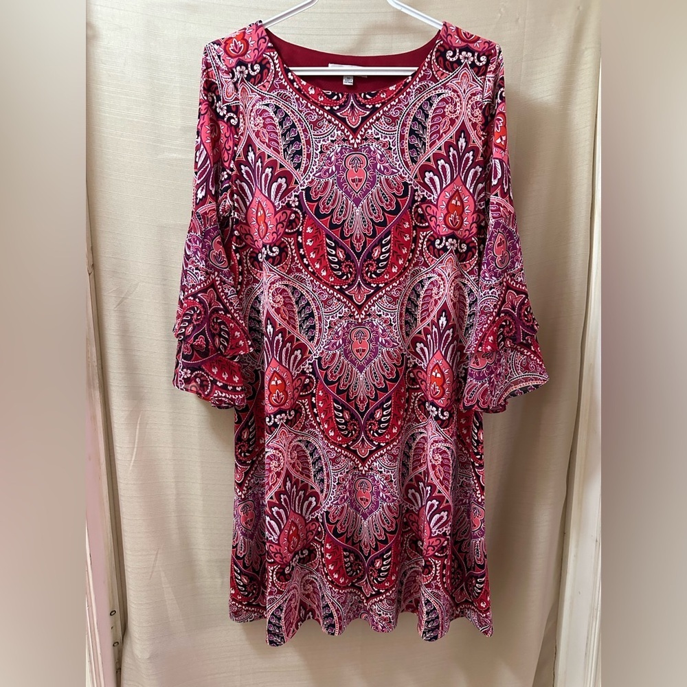Sandra Darren BOGO Red Paisley Flutter Sleeve Shift Dress – Size 10 ⚫️